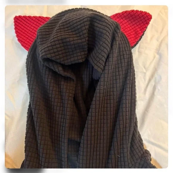 Black and Red Women's Sweater with Hood cat ears - Picture 2 of 3